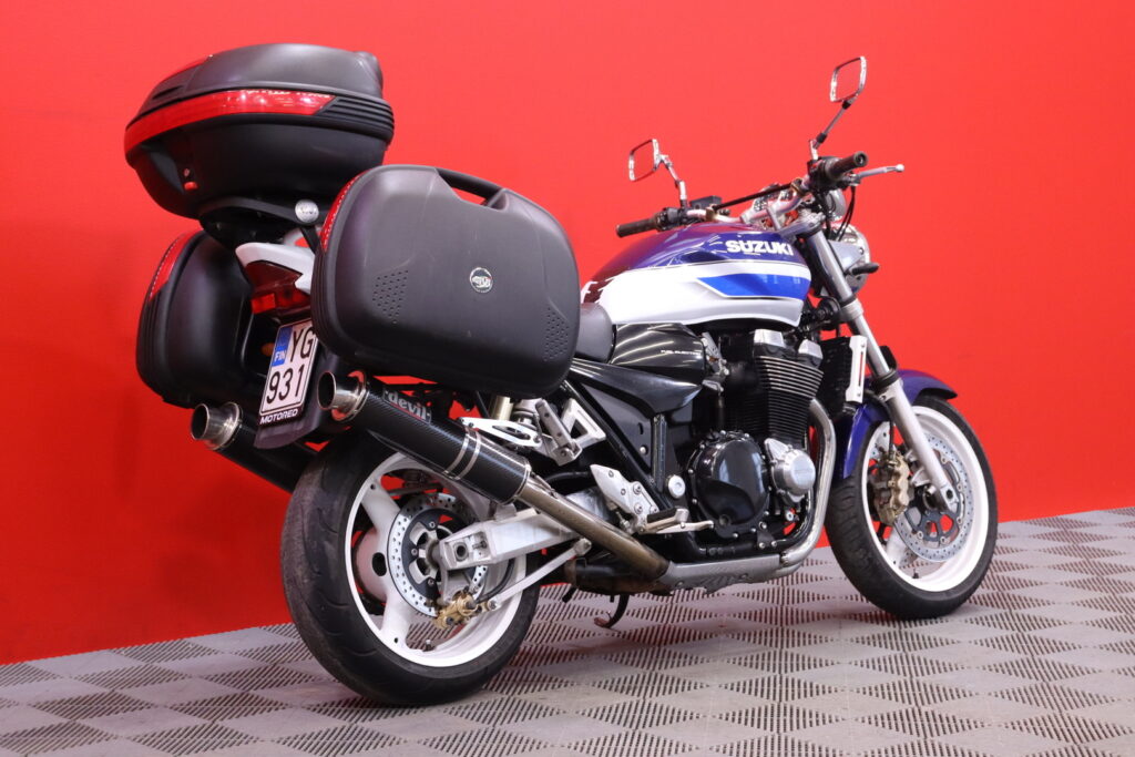 Suzuki - GSX - 1400 // Huoltokirja / 2-OM Suomi-pyörä / Devil / 3x-laukut // Suzuki - GSX - 1400 // Huoltokirja / 2-OM Suomi-pyörä / Devil / 3x-laukut // - Moottoripyörä