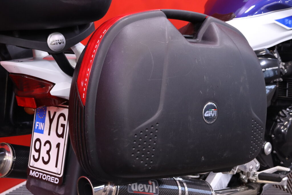 Suzuki - GSX - 1400 // Huoltokirja / 2-OM Suomi-pyörä / Devil / 3x-laukut // Suzuki - GSX - 1400 // Huoltokirja / 2-OM Suomi-pyörä / Devil / 3x-laukut // - Moottoripyörä