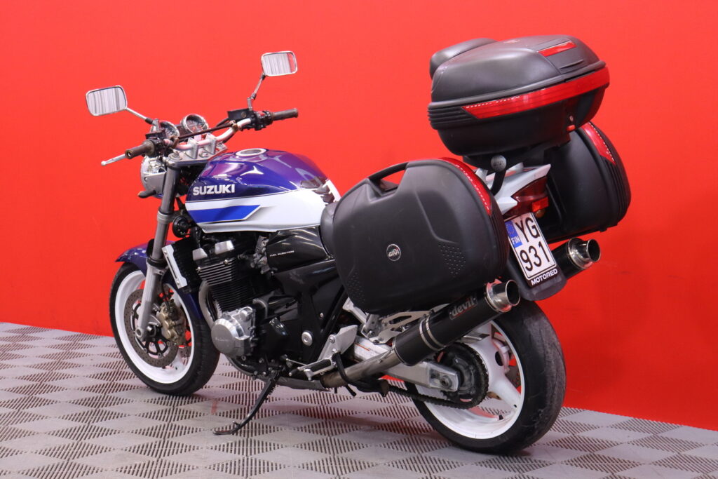 Suzuki - GSX - 1400 // Huoltokirja / 2-OM Suomi-pyörä / Devil / 3x-laukut // Suzuki - GSX - 1400 // Huoltokirja / 2-OM Suomi-pyörä / Devil / 3x-laukut // - Moottoripyörä