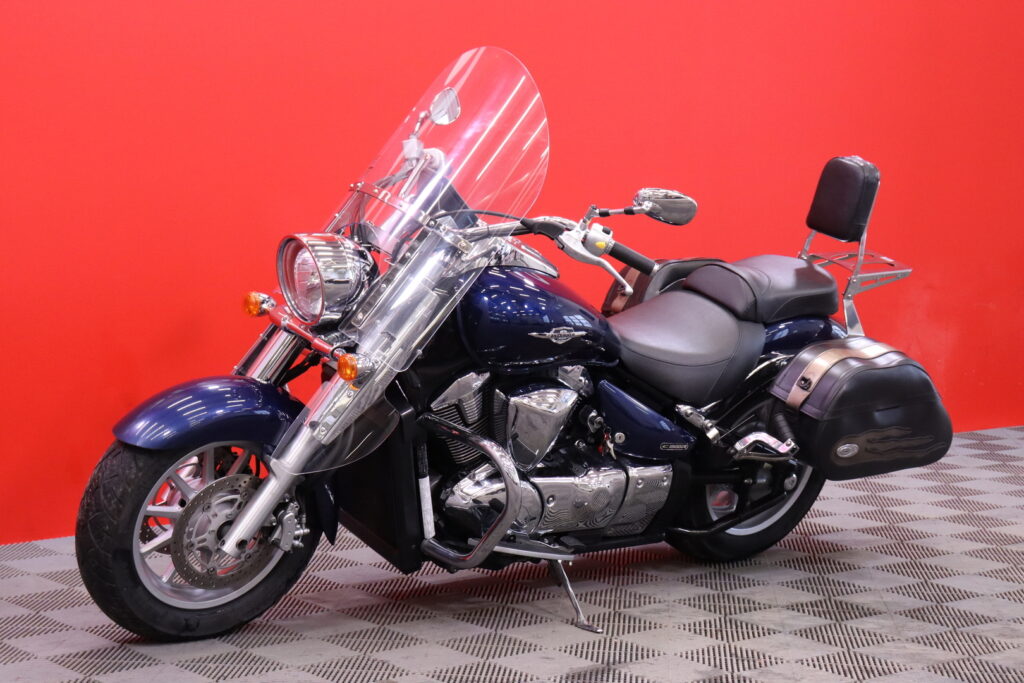 Suzuki - INTRUDER - C1800R // Juuri saapunut! / Huoltokirja / Sivulaukut / Vetokoukku / Sissy // Suzuki - INTRUDER - C1800R // Juuri saapunut! / Huoltokirja / Sivulaukut / Vetokoukku / Sissy // - Moottoripyörä