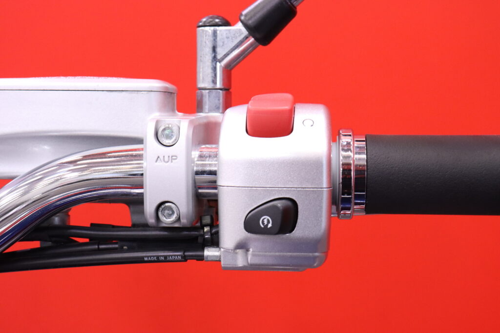 Suzuki - INTRUDER - C1800R // Juuri saapunut! / Huoltokirja / Sivulaukut / Vetokoukku / Sissy // Suzuki - INTRUDER - C1800R // Juuri saapunut! / Huoltokirja / Sivulaukut / Vetokoukku / Sissy // - Moottoripyörä