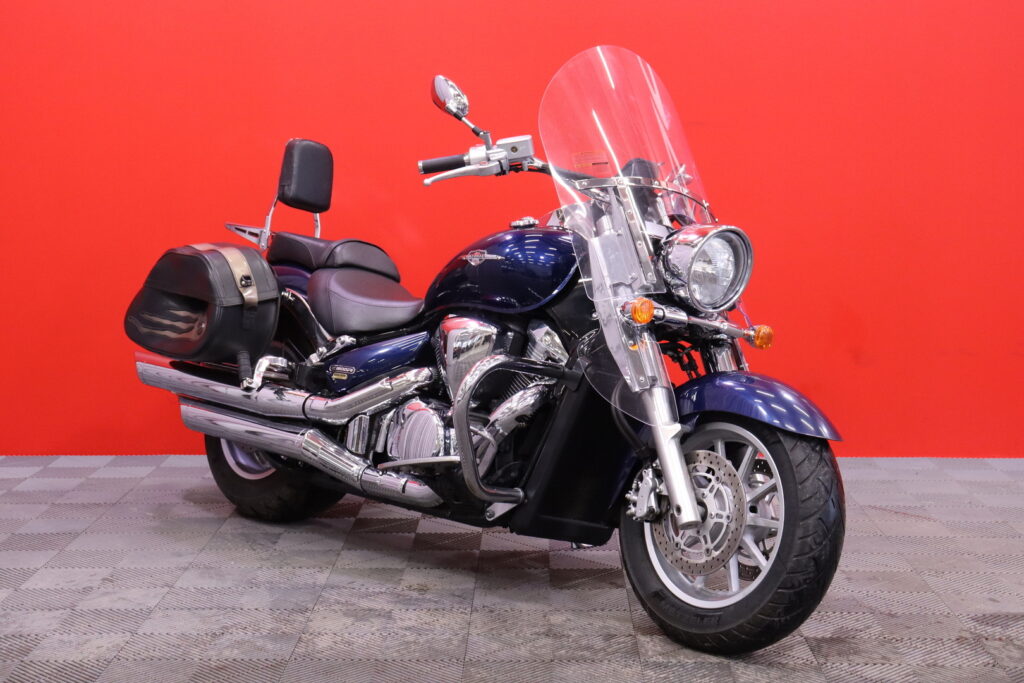 Suzuki - INTRUDER - C1800R // Juuri saapunut! / Huoltokirja / Sivulaukut / Vetokoukku / Sissy // Suzuki - INTRUDER - C1800R // Juuri saapunut! / Huoltokirja / Sivulaukut / Vetokoukku / Sissy // - Moottoripyörä