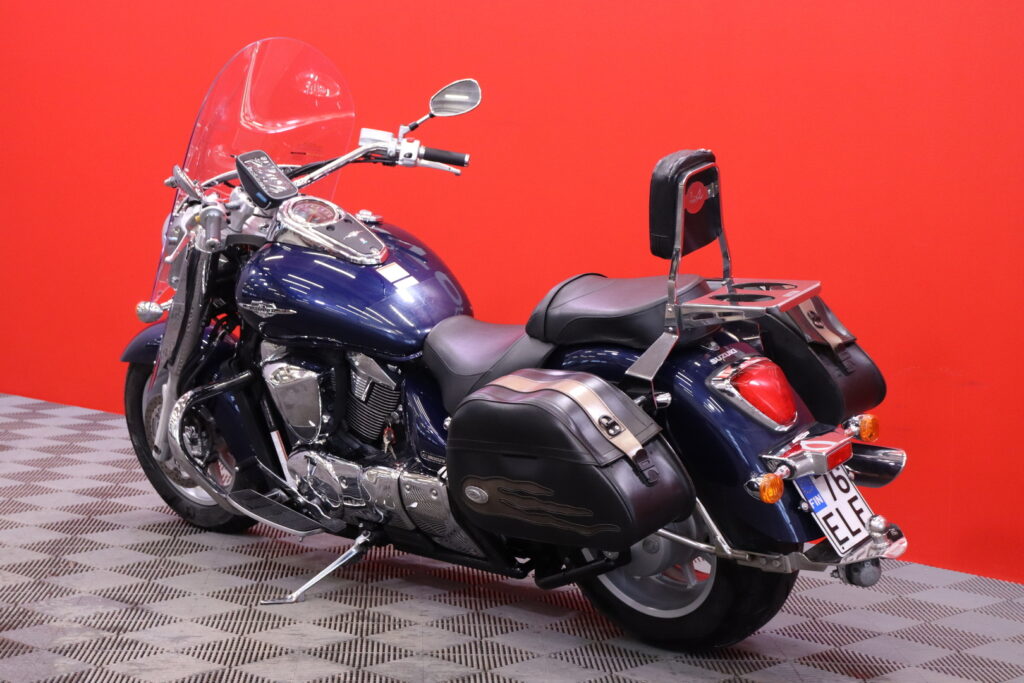 Suzuki - INTRUDER - C1800R // Juuri saapunut! / Huoltokirja / Sivulaukut / Vetokoukku / Sissy // Suzuki - INTRUDER - C1800R // Juuri saapunut! / Huoltokirja / Sivulaukut / Vetokoukku / Sissy // - Moottoripyörä