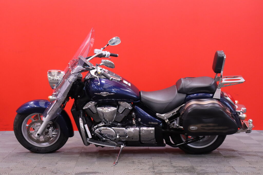 Suzuki - INTRUDER - C1800R // Juuri saapunut! / Huoltokirja / Sivulaukut / Vetokoukku / Sissy // Suzuki - INTRUDER - C1800R // Juuri saapunut! / Huoltokirja / Sivulaukut / Vetokoukku / Sissy // - Moottoripyörä