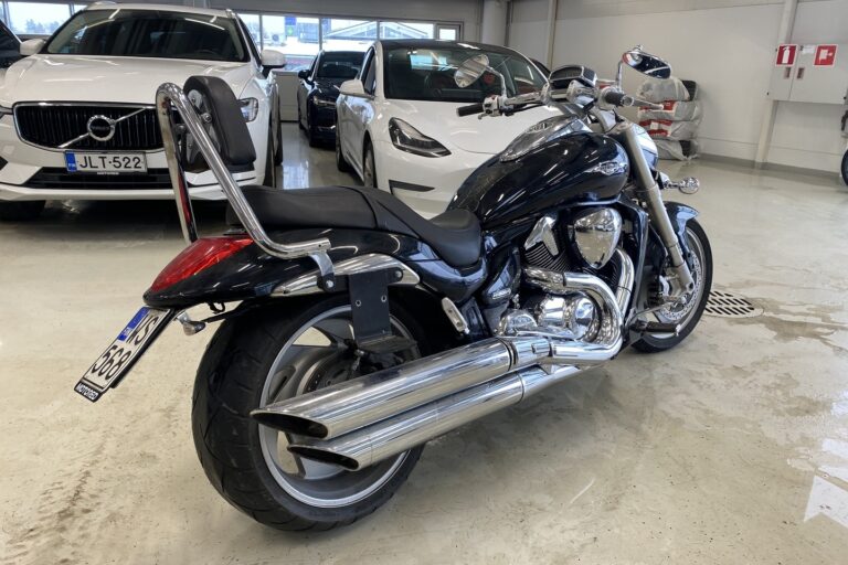 Suzuki - INTRUDER - M1800R // Juuri saapunut / Huoltokirja / Sivulaukut / Sissybar / Suomi-Pyörä // - Moottoripyörä