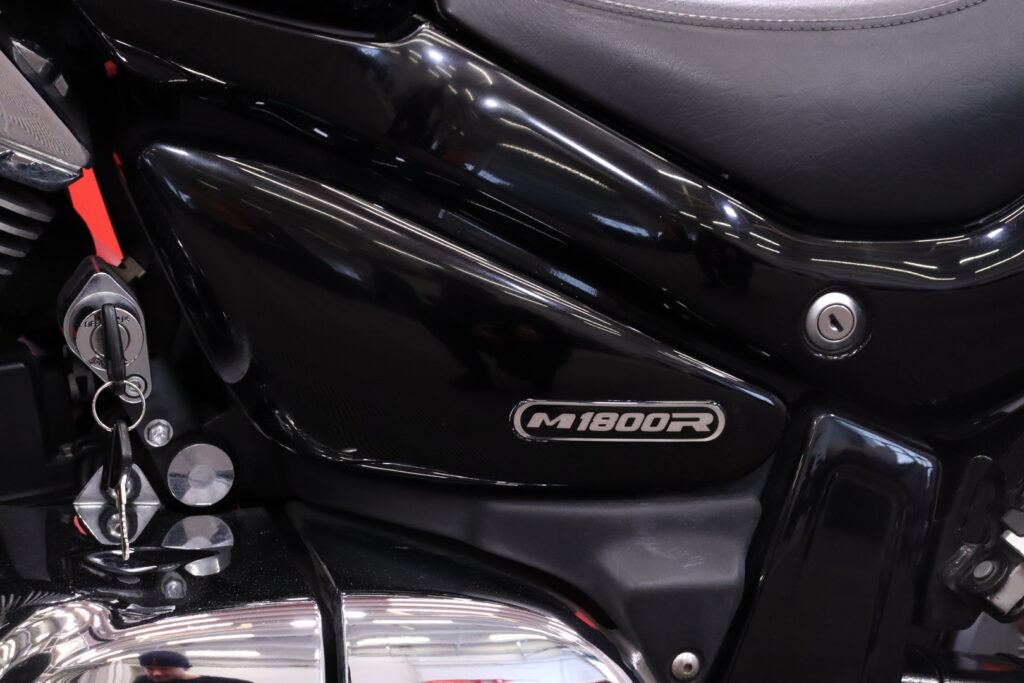 Suzuki - INTRUDER - M1800R // Putkisto / Viim. 12-vuotta ed omistajalla / SIISTI / Hyvät renkaat // Suzuki - INTRUDER - M1800R // Putkisto / Viim. 12-vuotta ed omistajalla / SIISTI / Hyvät renkaat // - Moottoripyörä