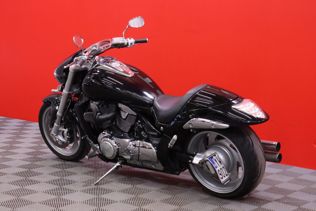 Suzuki - INTRUDER - M1800R // Putkisto / Viim. 12-vuotta ed omistajalla / SIISTI / Hyvät renkaat // Suzuki - INTRUDER - M1800R // Putkisto / Viim. 12-vuotta ed omistajalla / SIISTI / Hyvät renkaat // - Moottoripyörä