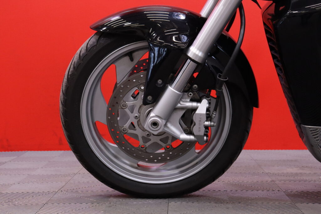 Suzuki - INTRUDER - M1800R // Putkisto / Viim. 12-vuotta ed omistajalla / SIISTI / Hyvät renkaat // Suzuki - INTRUDER - M1800R // Putkisto / Viim. 12-vuotta ed omistajalla / SIISTI / Hyvät renkaat // - Moottoripyörä