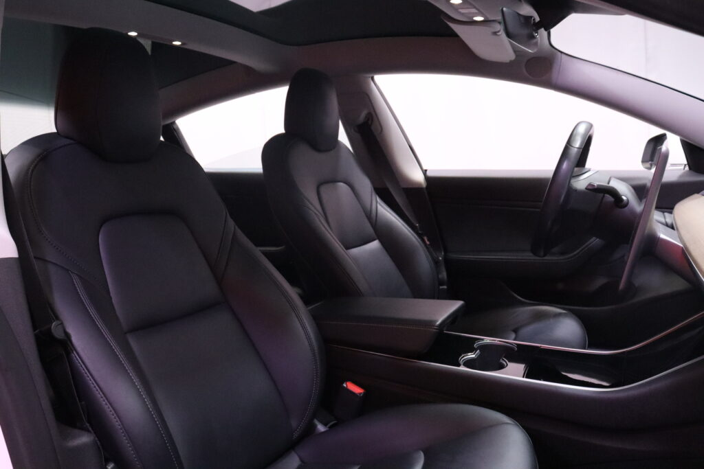 Tesla - Model 3 - Long Range Dual Motor AWD // Autopilot / Premium audio / Lasikatto / Muistipenkki / Kamera / Tesla - Model 3 - Long Range Dual Motor AWD // Autopilot / Premium audio / Lasikatto / Muistipenkki / Kamera / - Sedan