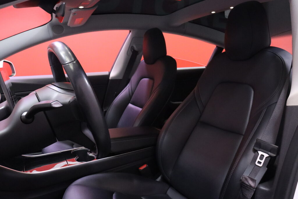 Tesla - Model 3 - Long Range Dual Motor AWD // Autopilot / Premium audio / Lasikatto / Muistipenkki / Kamera / Tesla - Model 3 - Long Range Dual Motor AWD // Autopilot / Premium audio / Lasikatto / Muistipenkki / Kamera / - Sedan