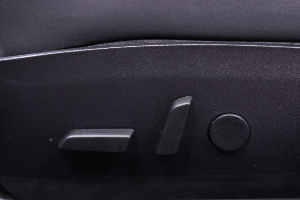 tuotekuva-Tesla-Model-3-CMU-130-2026-02-19-133103-15 tuotekuva-Tesla-Model-3-CMU-130-2026-02-19-133103-15