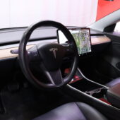 tuotekuva-Tesla-Model-3-CMU-130-2026-02-19-133103-17