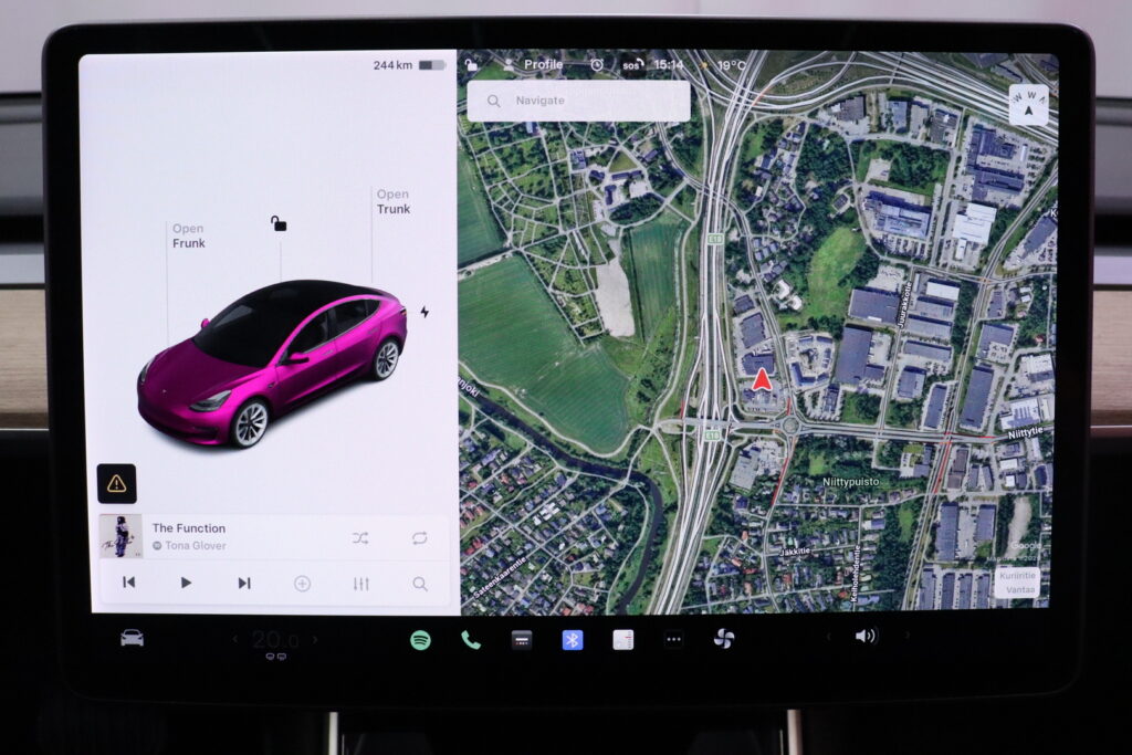 tuotekuva-Tesla-Model-3-CMU-130-2026-02-19-133103-19 tuotekuva-Tesla-Model-3-CMU-130-2026-02-19-133103-19