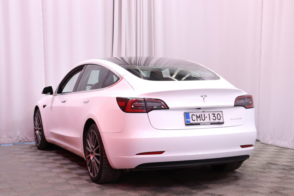 Tesla - Model 3 - Long Range Dual Motor AWD // Autopilot / Premium audio / Lasikatto / Muistipenkki / Kamera / Tesla - Model 3 - Long Range Dual Motor AWD // Autopilot / Premium audio / Lasikatto / Muistipenkki / Kamera / - Sedan