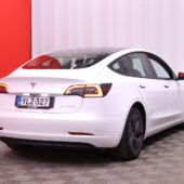 Tesla - Model 3 - Long Range Dual Motor // Autopilot / Premium Audio / Lasikatto / Nahkasisusta // - Sedan