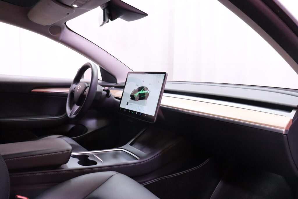 Tesla - Model 3 - Long Range Dual Motor // Autopilot / Premium Audio / Lasikatto / Nahkasisusta // Tesla - Model 3 - Long Range Dual Motor // Autopilot / Premium Audio / Lasikatto / Nahkasisusta // - Sedan