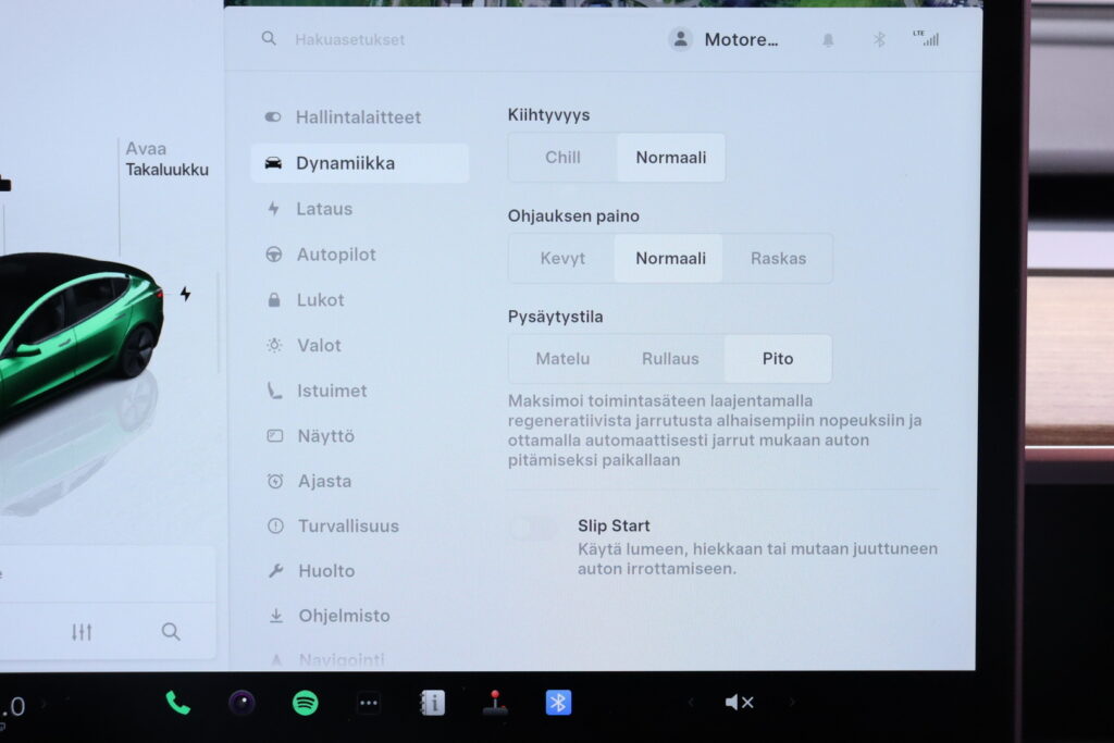 tuotekuva-Tesla-Model-3-YLZ-327-2026-02-19-101103-20 tuotekuva-Tesla-Model-3-YLZ-327-2026-02-19-101103-20