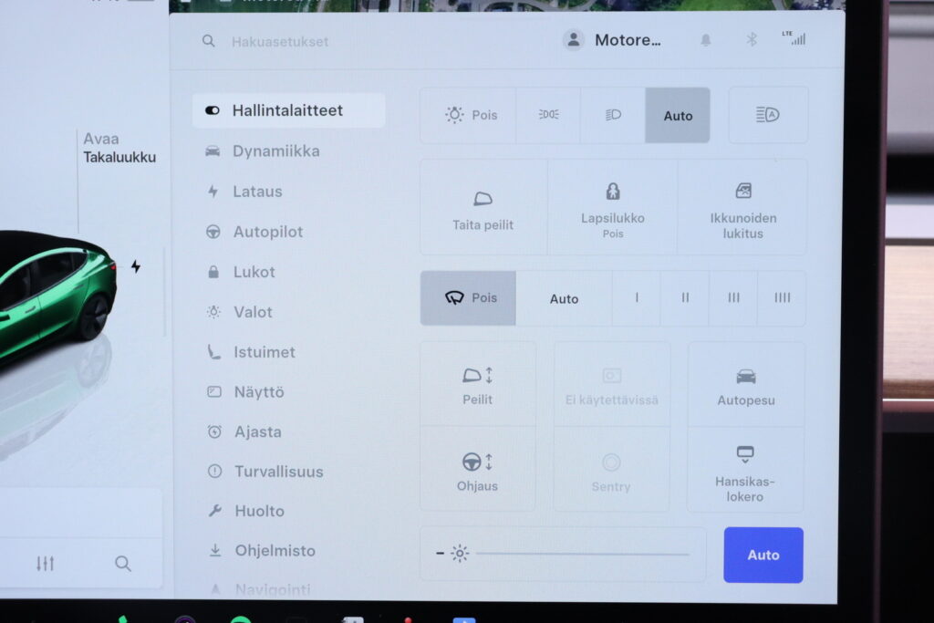 tuotekuva-Tesla-Model-3-YLZ-327-2026-02-19-101103-21 tuotekuva-Tesla-Model-3-YLZ-327-2026-02-19-101103-21