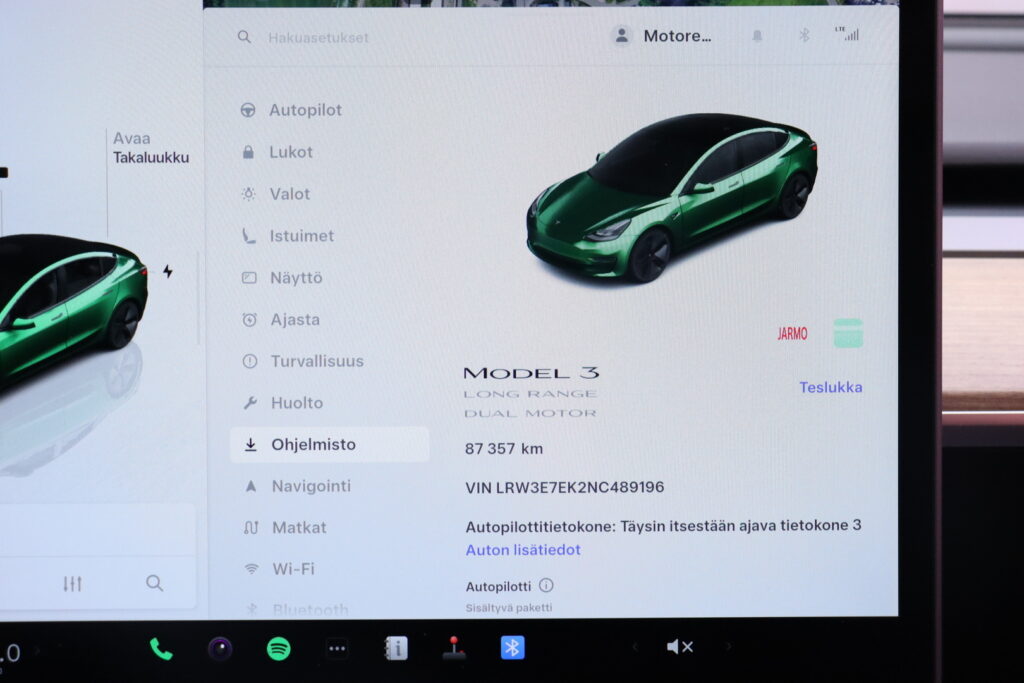 tuotekuva-Tesla-Model-3-YLZ-327-2026-02-19-101103-23 tuotekuva-Tesla-Model-3-YLZ-327-2026-02-19-101103-23