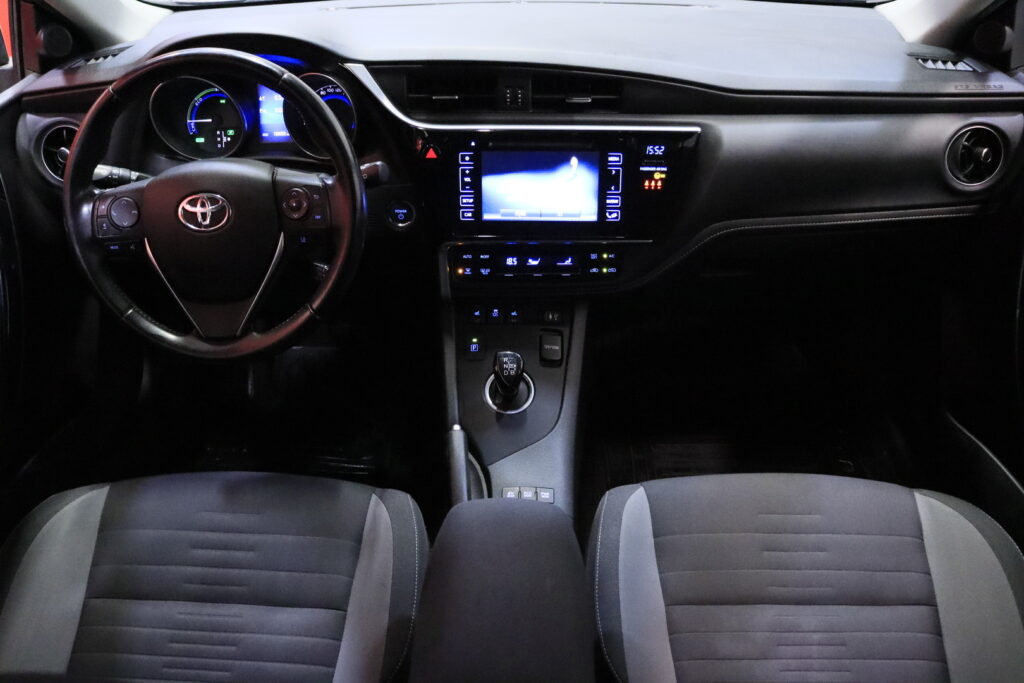 Toyota - Auris - Touring Sports 1,8 Hybrid Active Edition Toyota - Auris - Touring Sports 1,8 Hybrid Active Edition - Farmari