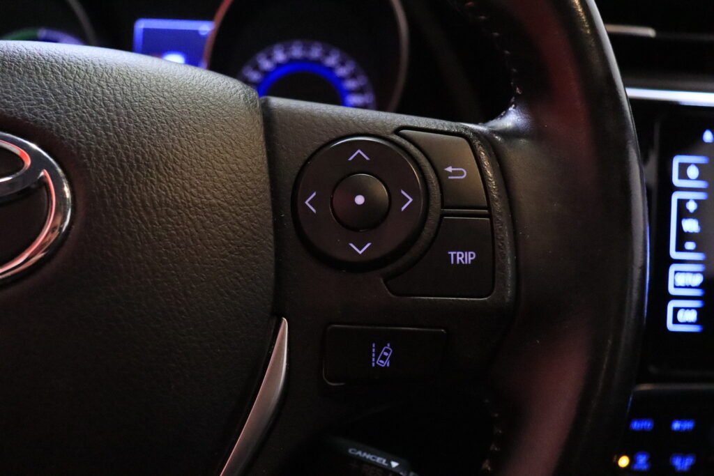 Toyota - Auris - Touring Sports 1,8 Hybrid Active Edition Toyota - Auris - Touring Sports 1,8 Hybrid Active Edition - Farmari