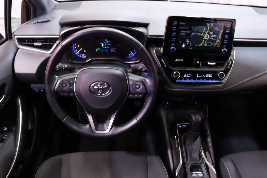 Toyota - Corolla - Touring Sports 1,8 Hybrid Active Business // ACC / LTA - Kaista-avustin / LED / Navi // Toyota - Corolla - Touring Sports 1,8 Hybrid Active Business // ACC / LTA - Kaista-avustin / LED / Navi // - Farmari