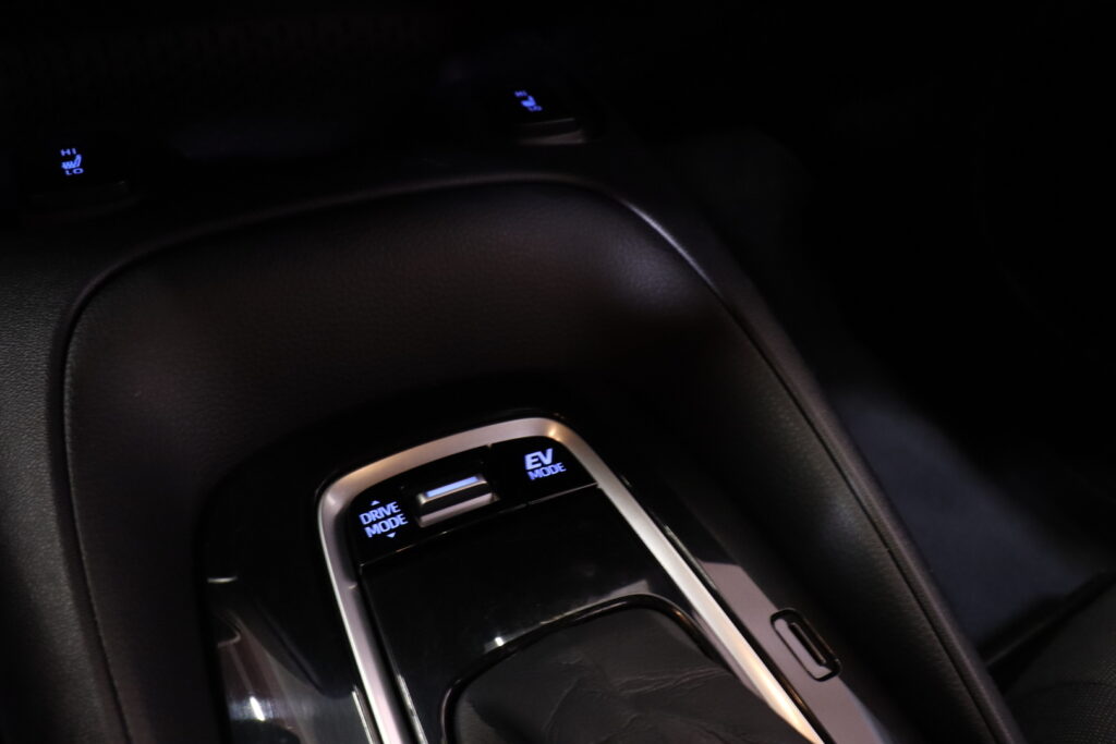 Toyota - Corolla - Touring Sports 1,8 Hybrid Active Business // ACC / LTA - Kaista-avustin / LED / Navi // Toyota - Corolla - Touring Sports 1,8 Hybrid Active Business // ACC / LTA - Kaista-avustin / LED / Navi // - Farmari