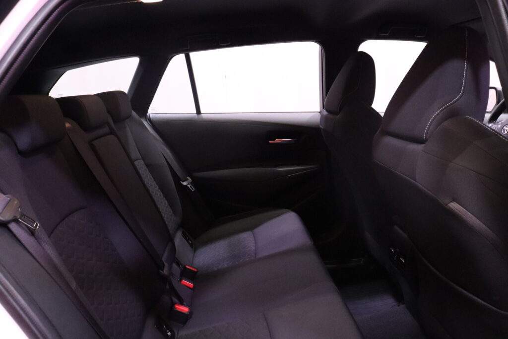 Toyota - Corolla - Touring Sports 2,0 Hybrid Active Edition // Merkkihuollettu 1-Om. Suomi-Auto! / ACC / Smart Entry / LED / Kaistavahti // Toyota - Corolla - Touring Sports 2,0 Hybrid Active Edition // Merkkihuollettu 1-Om. Suomi-Auto! / ACC / Smart Entry / LED / Kaistavahti // - Farmari