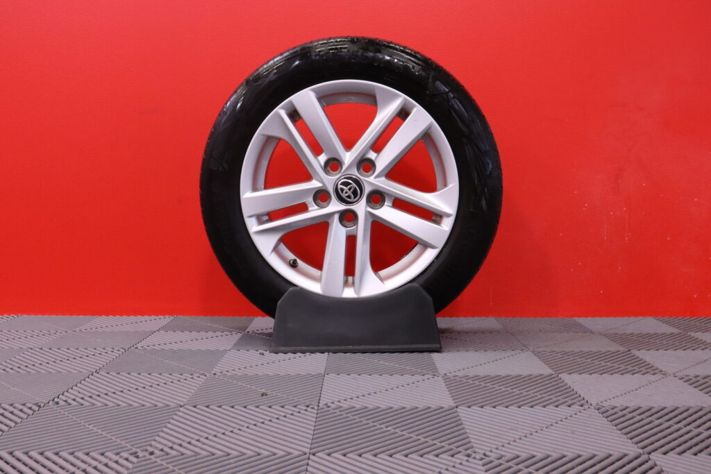 tuotekuva-Toyota-Corolla-IZG-704-2025-12-29-143005-29 tuotekuva-Toyota-Corolla-IZG-704-2025-12-29-143005-29