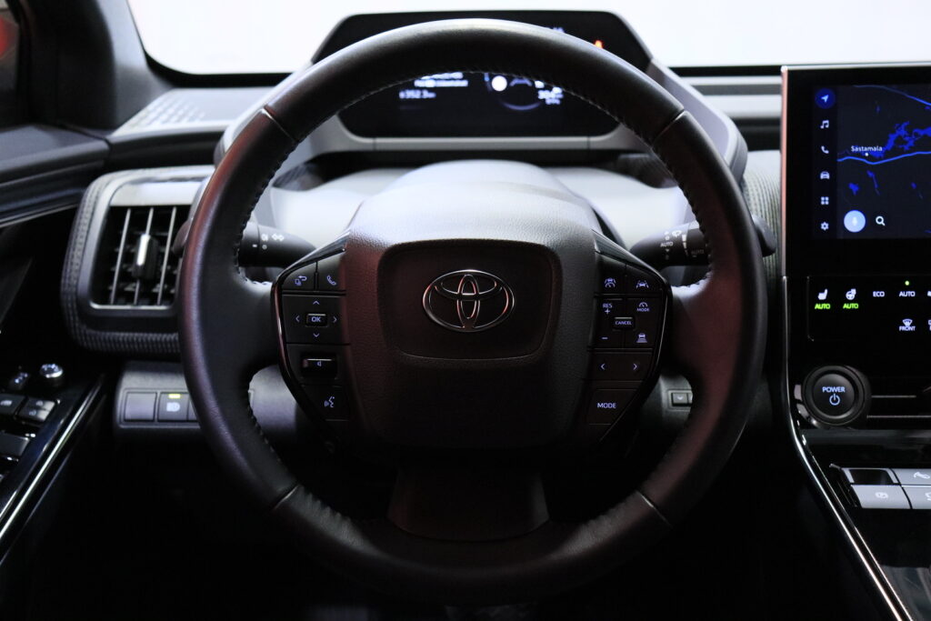 Toyota - bZ4X - Launch Edition Toyota - bZ4X - Launch Edition - Maastoauto