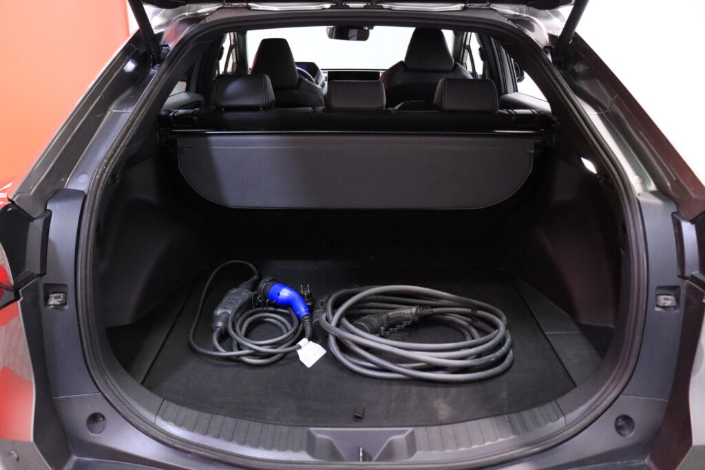 tuotekuva-Toyota-bZ4X-GPJ-124-2026-02-16-125603-26 tuotekuva-Toyota-bZ4X-GPJ-124-2026-02-16-125603-26