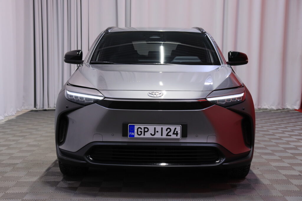 Toyota - bZ4X - Launch Edition Toyota - bZ4X - Launch Edition - Maastoauto