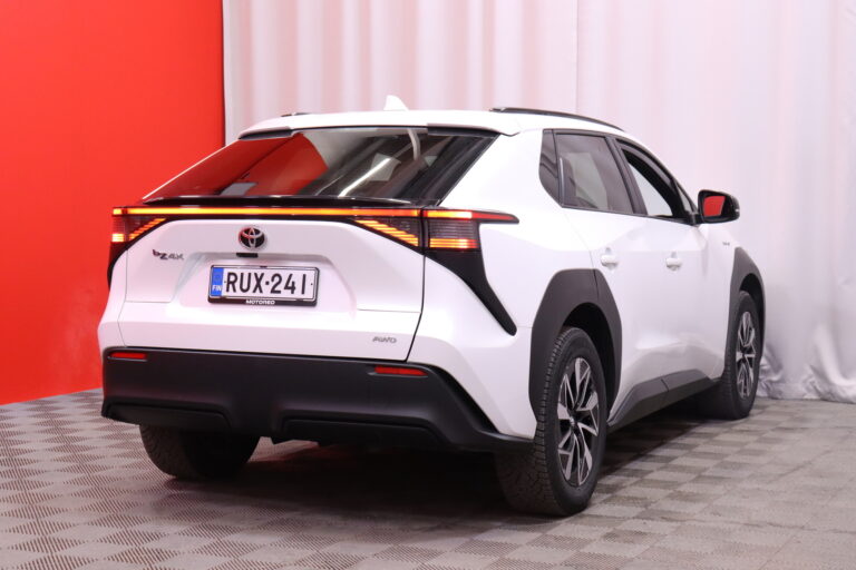 Toyota - bZ4X - Active AWD // 1-OM Suomi-auto / Keyless / ACC / Kaistavahti / Helmiäisvalkoinen // - Maastoauto