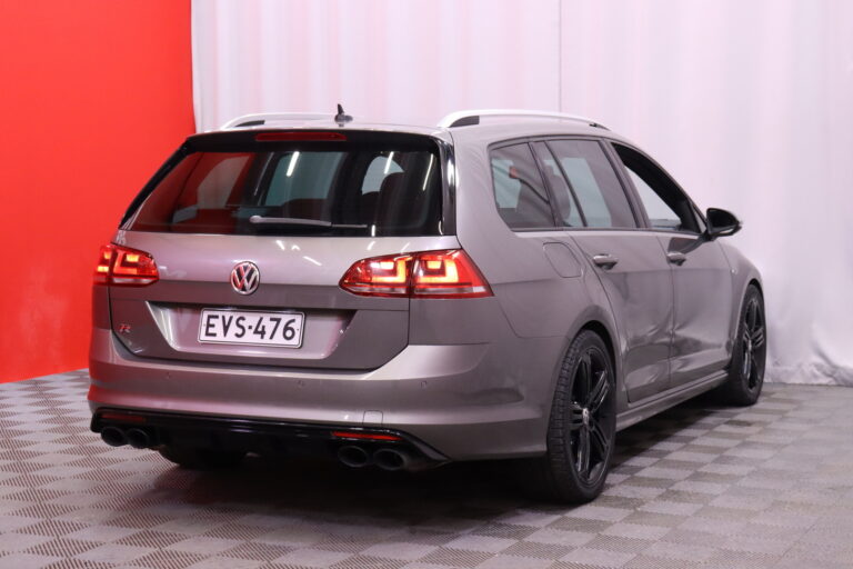 Volkswagen - Golf - Variant R 2,0 TSI 221 kW (300 hv) 4MOTION DSG-automaatti / ACC / Nahat / Dynaudio / - Farmari
