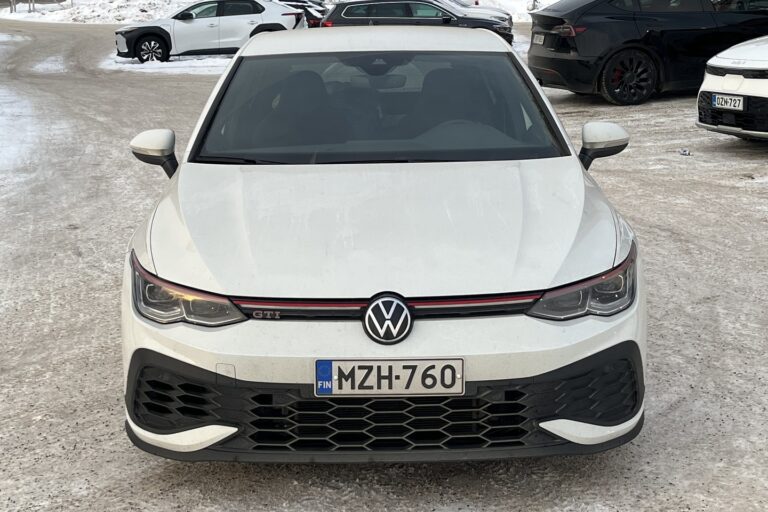 Volkswagen - Golf - GTI Clubsport 2,0 TSI 221 kW DSG-automaatti //  IQ.Light / ACC & Travel Assist / Clubsport-alusta / - Viistoperä