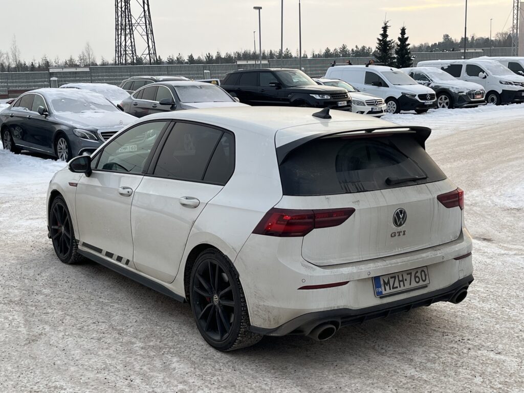 Volkswagen - Golf - GTI Clubsport 2,0 TSI 221 kW DSG-automaatti // IQ.Light / ACC & Travel Assist / Clubsport-alusta / Volkswagen - Golf - GTI Clubsport 2,0 TSI 221 kW DSG-automaatti // IQ.Light / ACC & Travel Assist / Clubsport-alusta / - Viistoperä