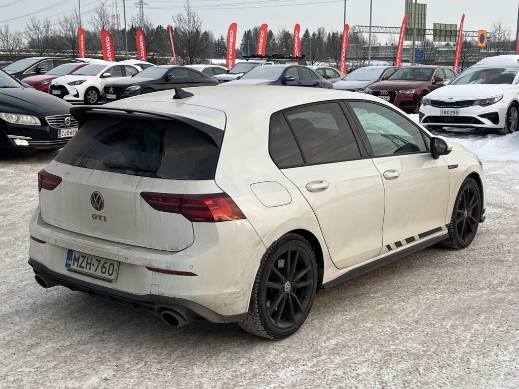 Volkswagen - Golf - GTI Clubsport 2,0 TSI 221 kW DSG-automaatti // IQ.Light / ACC & Travel Assist / Clubsport-alusta / Volkswagen - Golf - GTI Clubsport 2,0 TSI 221 kW DSG-automaatti // IQ.Light / ACC & Travel Assist / Clubsport-alusta / - Viistoperä