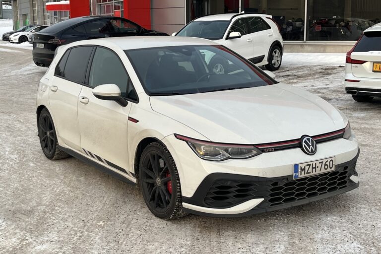 Volkswagen - Golf - GTI Clubsport 2,0 TSI 221 kW DSG-automaatti //  IQ.Light / ACC & Travel Assist / Clubsport-alusta / - Viistoperä