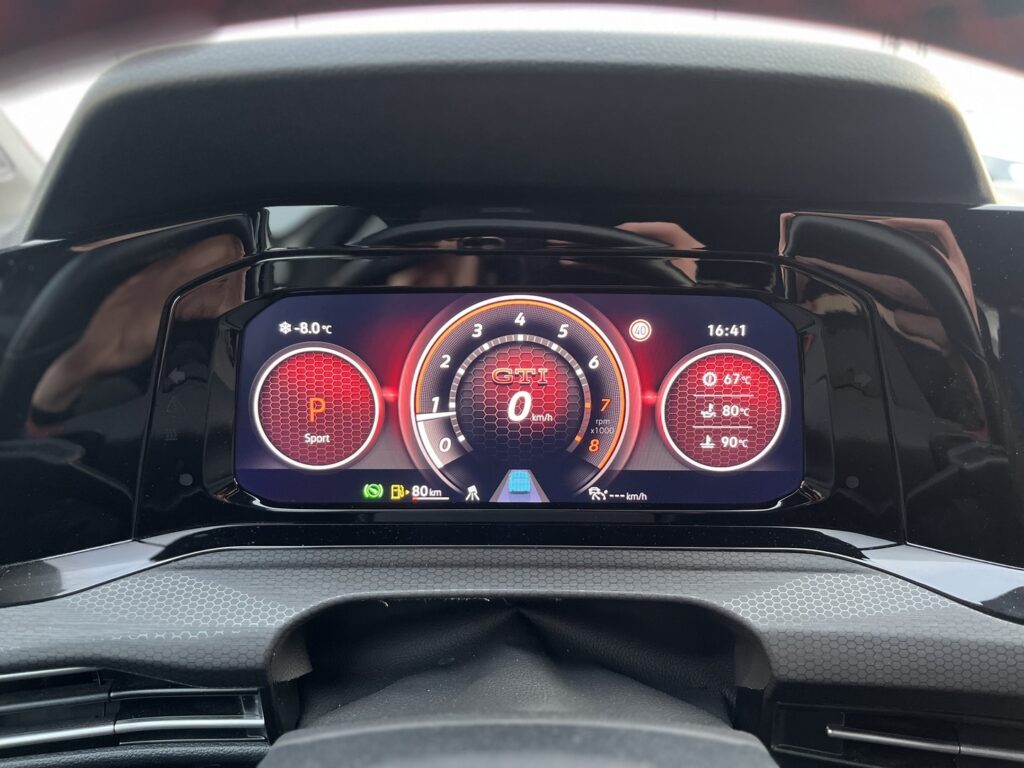 Volkswagen - Golf - GTI Clubsport 2,0 TSI 221 kW DSG-automaatti // IQ.Light / ACC & Travel Assist / Clubsport-alusta / Volkswagen - Golf - GTI Clubsport 2,0 TSI 221 kW DSG-automaatti // IQ.Light / ACC & Travel Assist / Clubsport-alusta / - Viistoperä