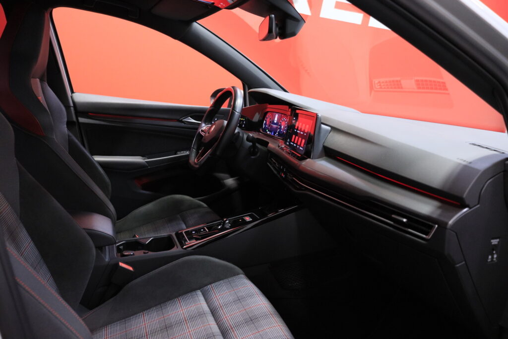 Volkswagen - Golf - GTI 2,0 TSI 180 kW DSG-automaatti Volkswagen - Golf - GTI 2,0 TSI 180 kW DSG-automaatti - Viistoperä