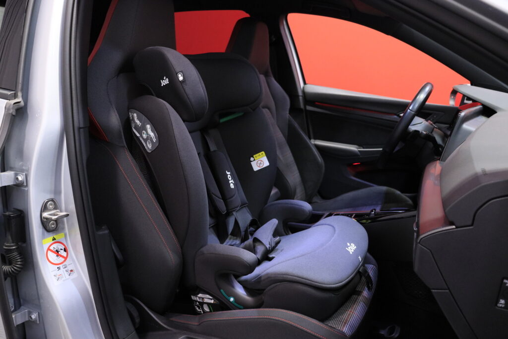 Volkswagen - Golf - GTI 2,0 TSI 180 kW DSG-automaatti Volkswagen - Golf - GTI 2,0 TSI 180 kW DSG-automaatti - Viistoperä