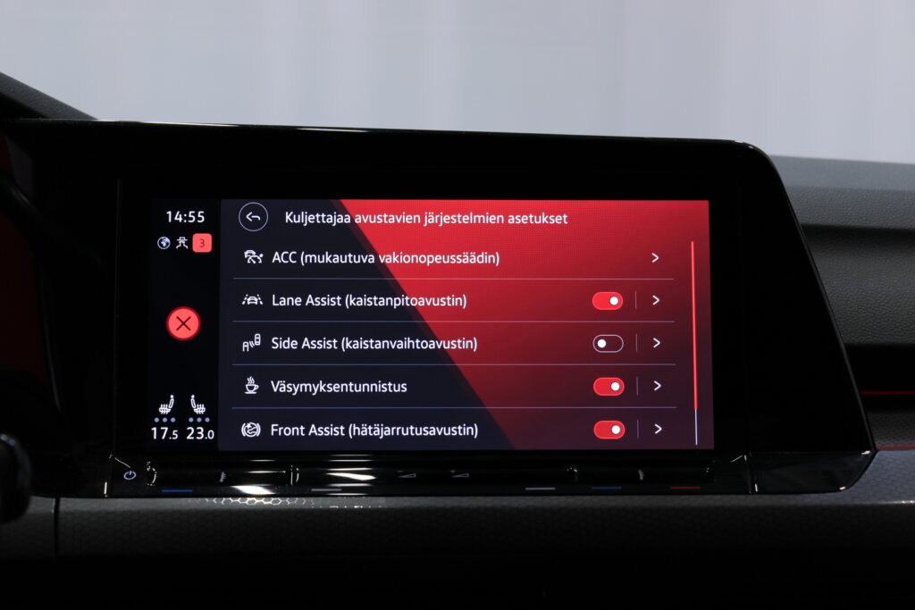 tuotekuva-Volkswagen-Golf-YJL-142-2026-02-24-151103-20 tuotekuva-Volkswagen-Golf-YJL-142-2026-02-24-151103-20