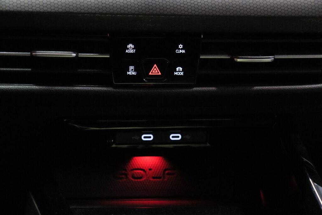 tuotekuva-Volkswagen-Golf-YJL-142-2026-02-24-151103-24 tuotekuva-Volkswagen-Golf-YJL-142-2026-02-24-151103-24