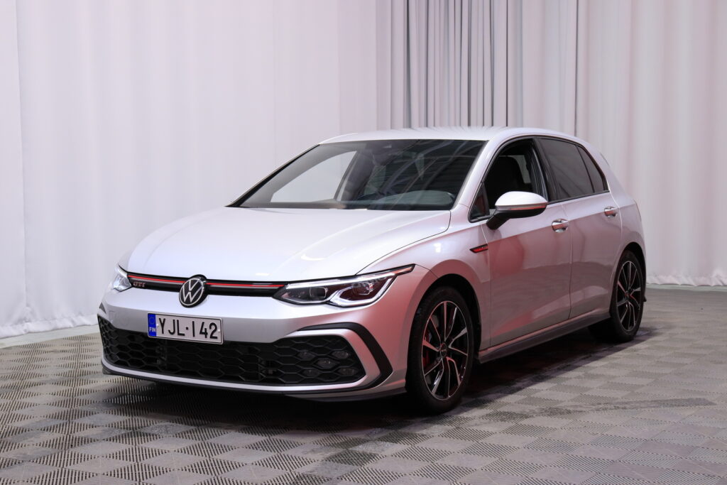 Volkswagen - Golf - GTI 2,0 TSI 180 kW DSG-automaatti Volkswagen - Golf - GTI 2,0 TSI 180 kW DSG-automaatti - Viistoperä
