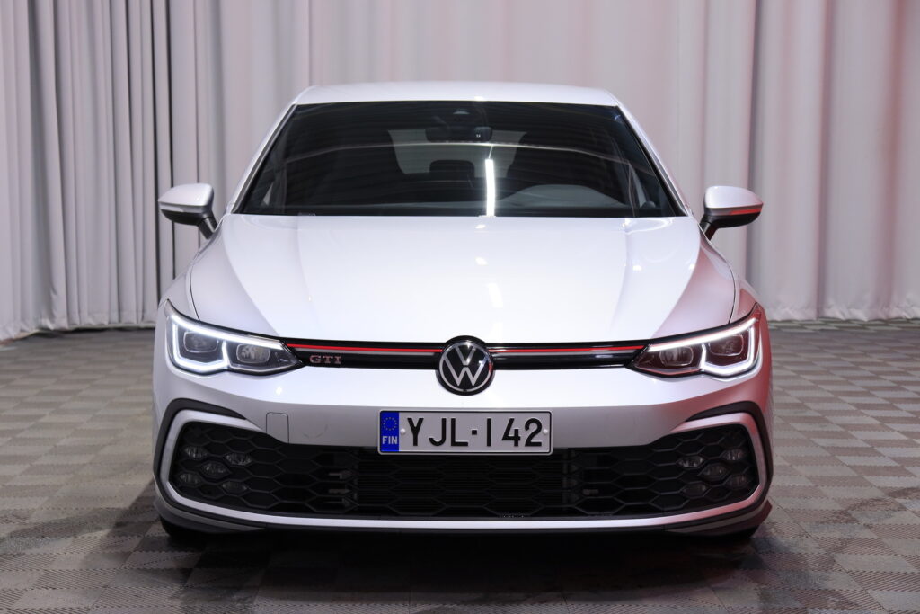 Volkswagen - Golf - GTI 2,0 TSI 180 kW DSG-automaatti Volkswagen - Golf - GTI 2,0 TSI 180 kW DSG-automaatti - Viistoperä