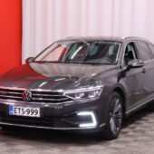 Volkswagen - Passat - Variant GTE Plug-In Hybrid // Kamera / Webasto / Ratinlämmitin / ACC / Keyless Entry / IQ.LIGHT // - Farmari