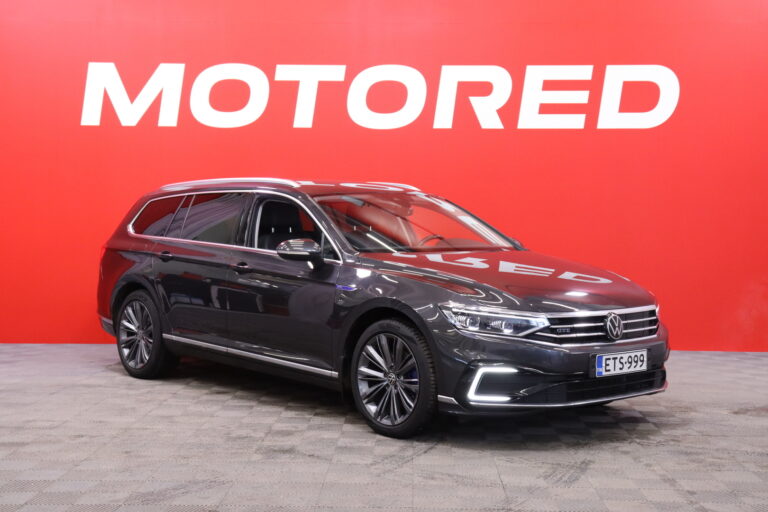 Volkswagen - Passat - Variant GTE Plug-In Hybrid // Kamera / Webasto / Ratinlämmitin / ACC / Keyless Entry / IQ.LIGHT // - Farmari
