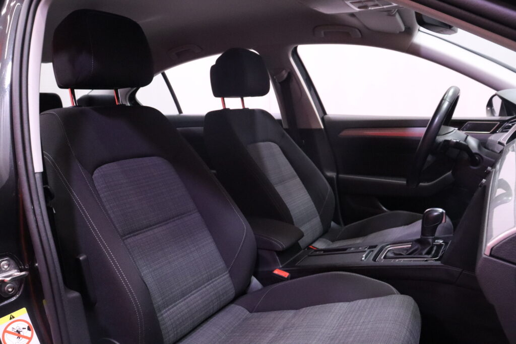 Volkswagen - Passat - Sedan Style 1,5 TSI EVO 110 kW DSG-automaatti Volkswagen - Passat - Sedan Style 1,5 TSI EVO 110 kW DSG-automaatti - Sedan