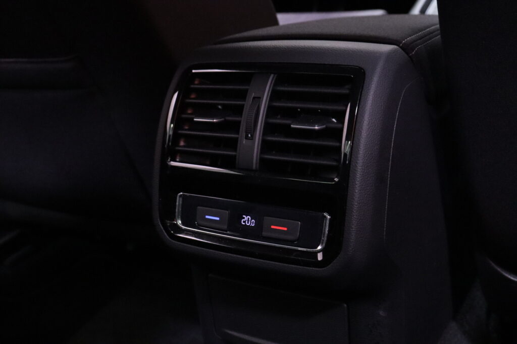 Volkswagen - Passat - Sedan Style 1,5 TSI EVO 110 kW DSG-automaatti Volkswagen - Passat - Sedan Style 1,5 TSI EVO 110 kW DSG-automaatti - Sedan