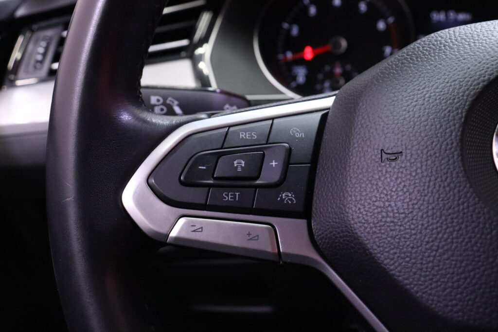 tuotekuva-Volkswagen-Passat-NLU-573-2026-02-18-131004-18 tuotekuva-Volkswagen-Passat-NLU-573-2026-02-18-131004-18